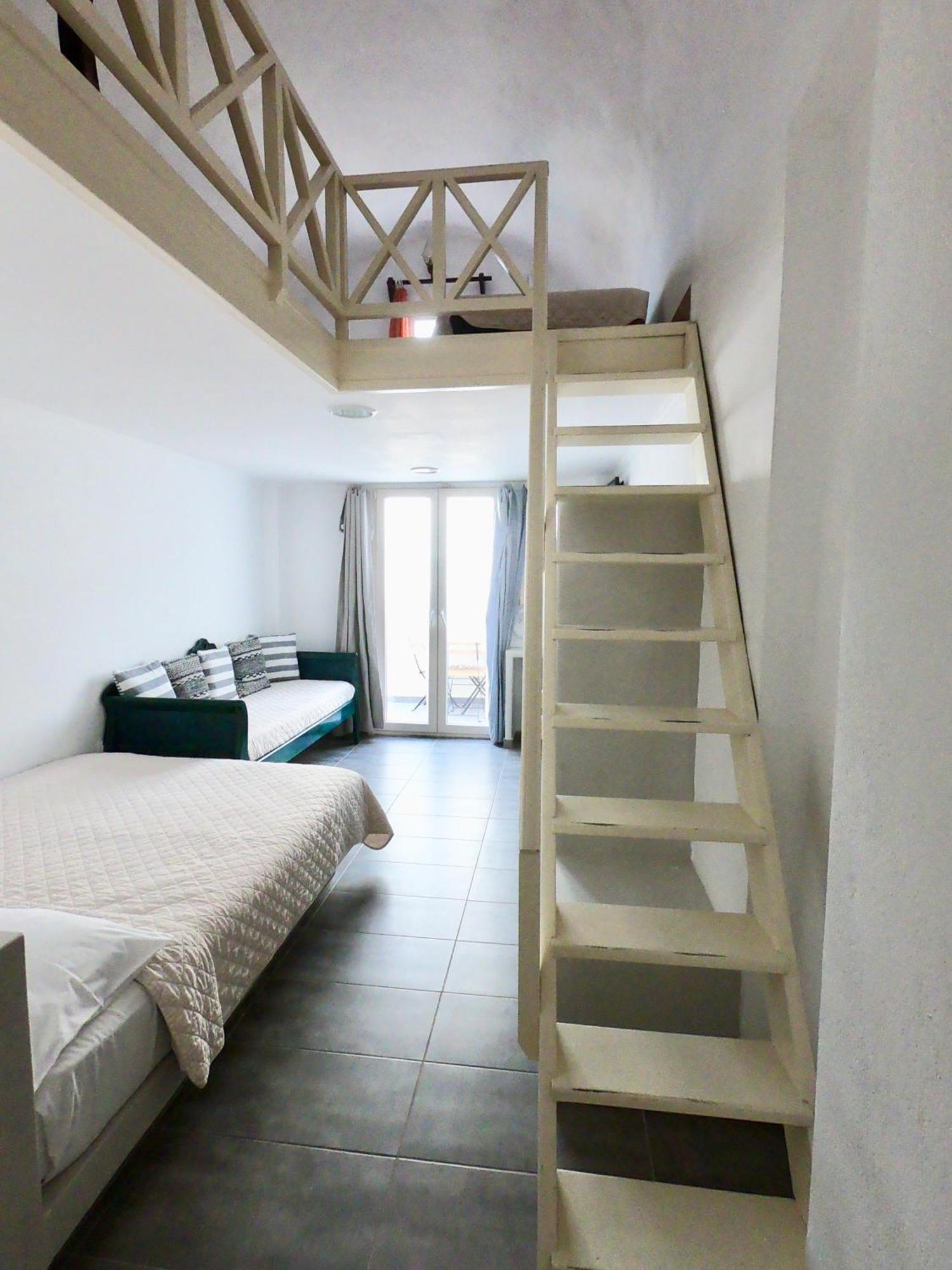 Anny Studios & Rooms Perissa Beach Экстерьер фото