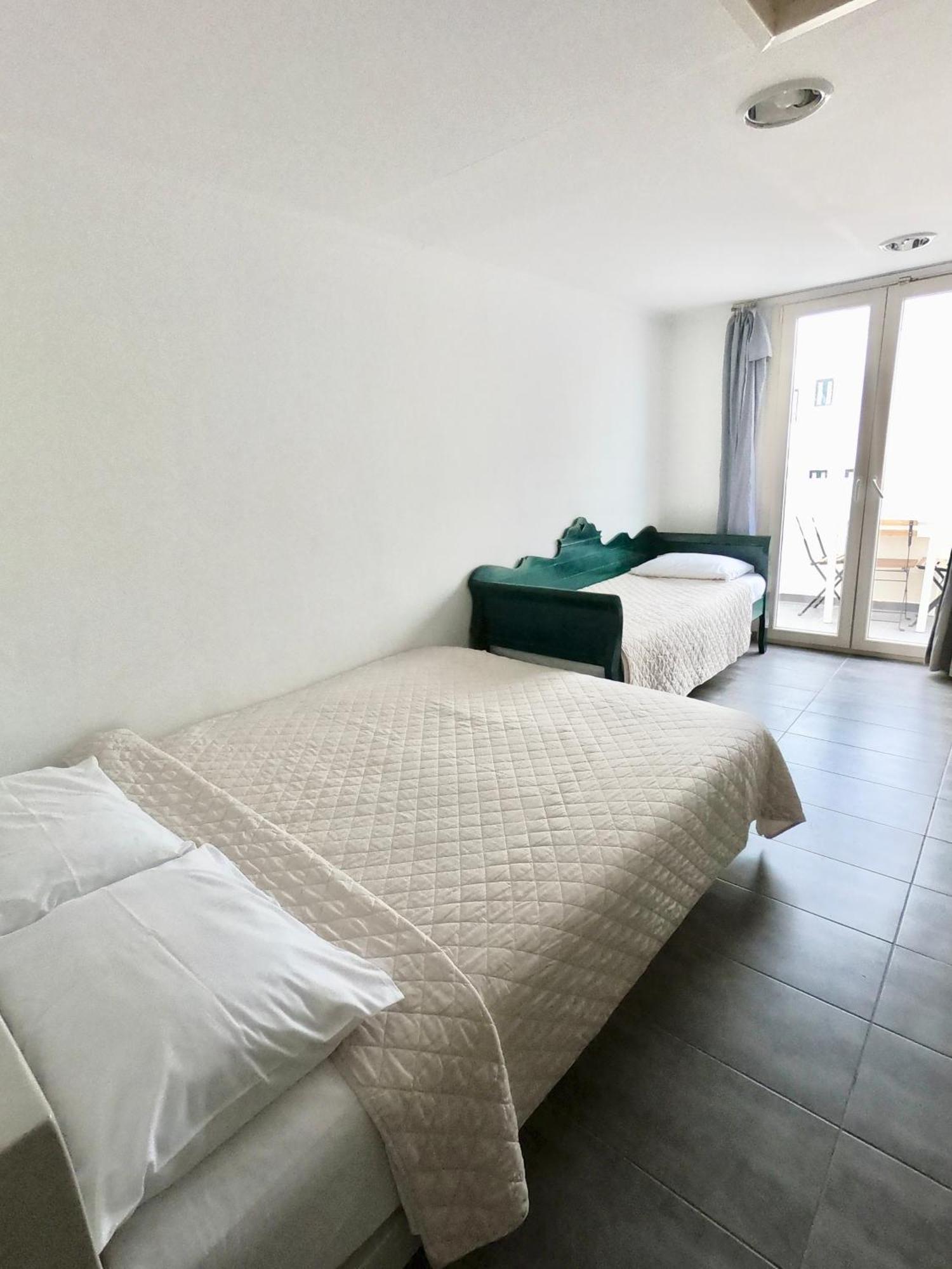 Anny Studios & Rooms Perissa Beach Экстерьер фото